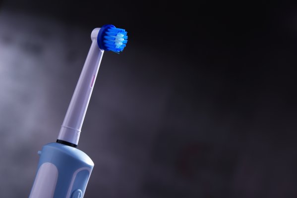 ionic toothbrush rotating